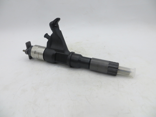 Injecteur commun de rail de bonne qualité 295050-0324 pour le moteur 8-98110607-5 d'ISUZU 4HK1